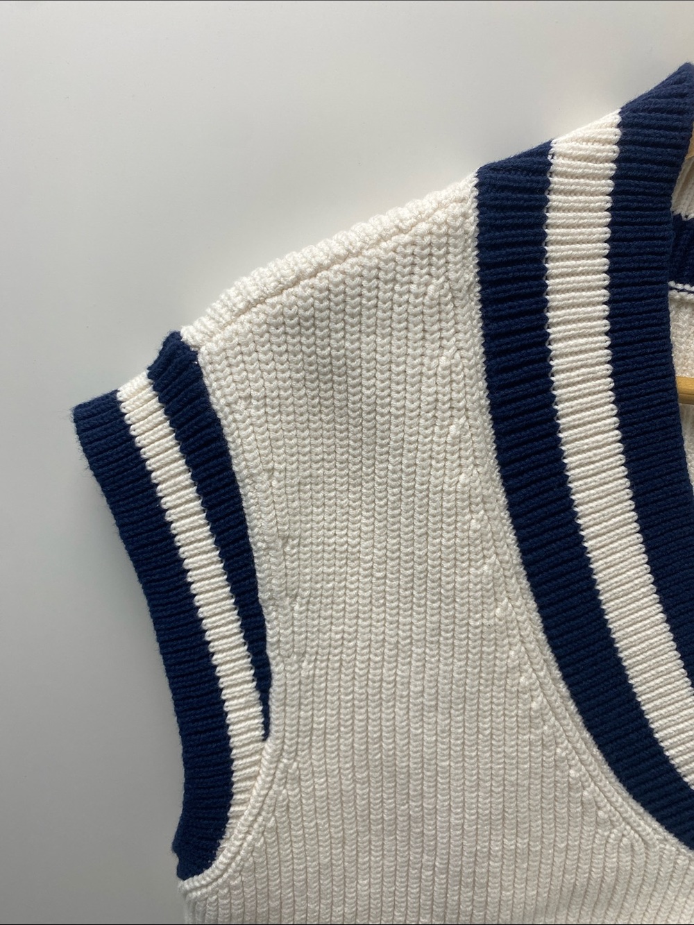 LOFT Sweater - Picture 4 of 7